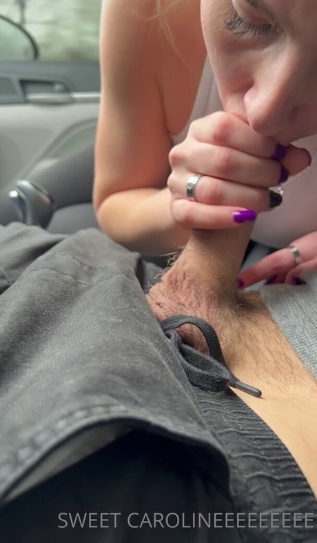 _Caroline Skubal 完璧なスター 画像