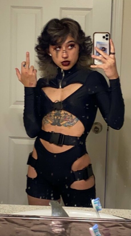 Suedmza 素敵なポルノスター 画像