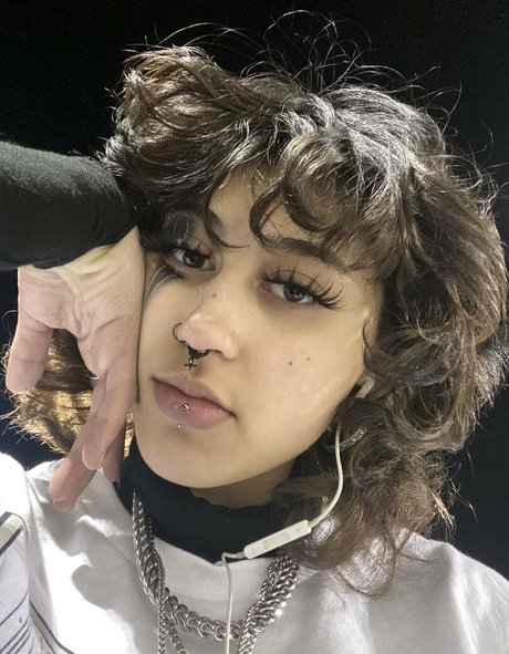 Suedmza セクシーなスター 画像