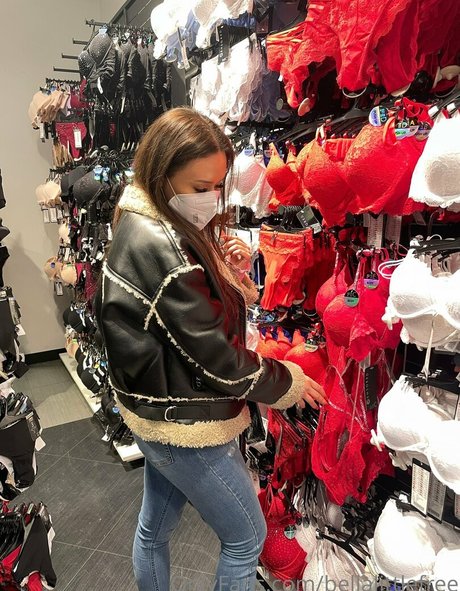 bellalittlefree22 セクシーなスター 写真