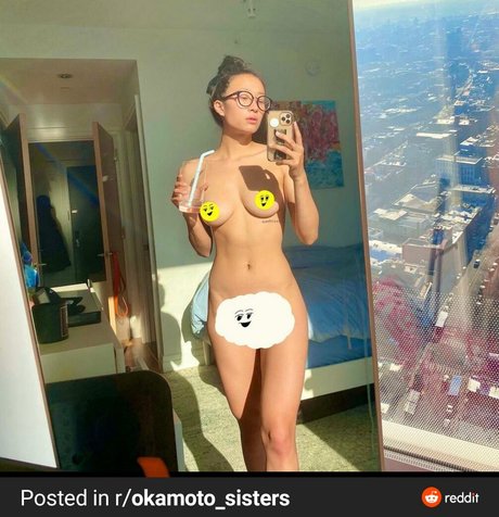 Nadya Okamoto ヌードモデル 写真