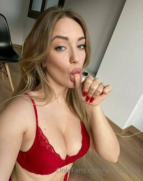 alessatracy ポルノスター アダルト アーカイブ