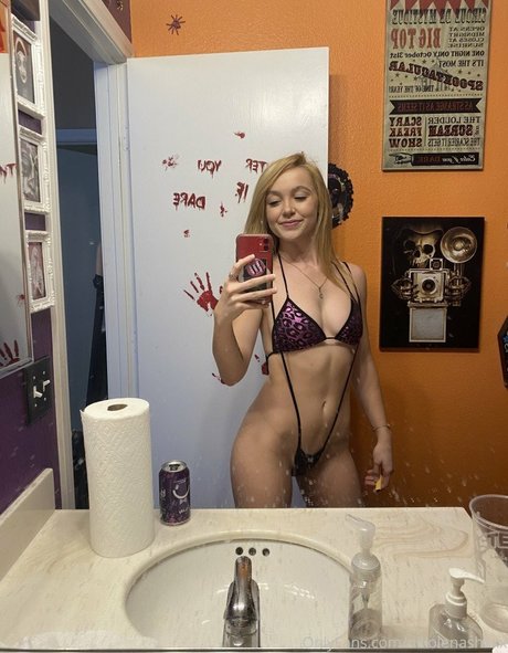 Nikole Nash アダルトモデル 写真