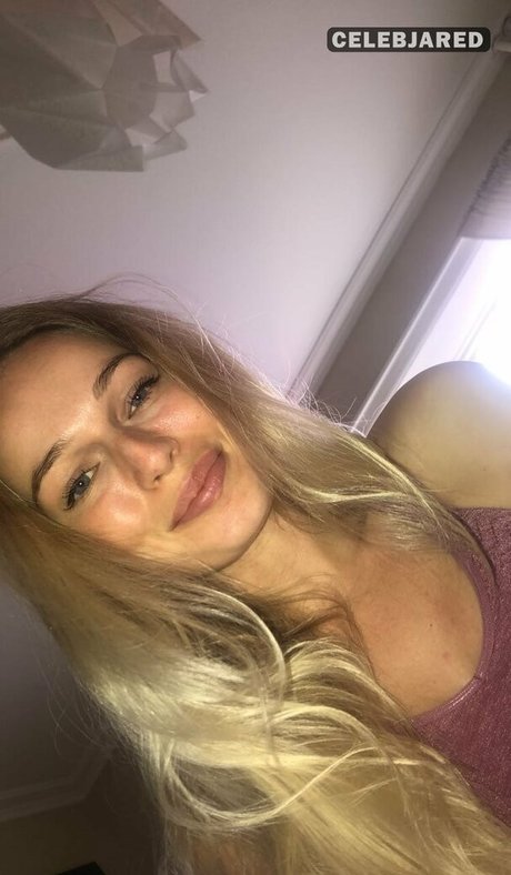 Frederikke Bach ポルノ女優 写真