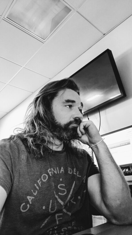 J3H5T3R 84 完璧な女優 写真