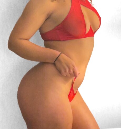 _YoungLatinHotwife 素敵なポルノスター 写真