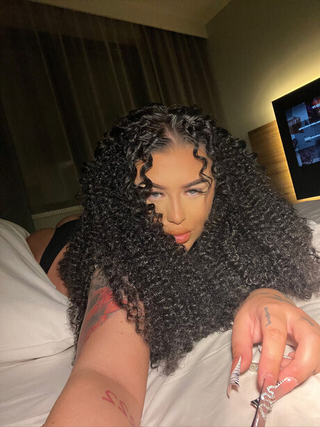 Your Fave B tch_ ホットなスター 写真