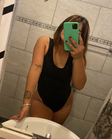 La chinaa 裸モデル 画像