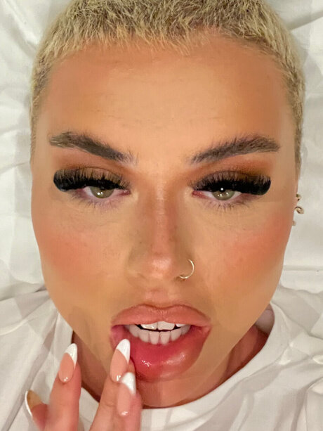 Mi Dion Joesph ポルノスター 美しい 画像