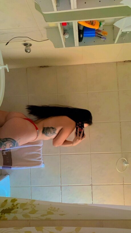 Fefasuicideeee アート女優 画像