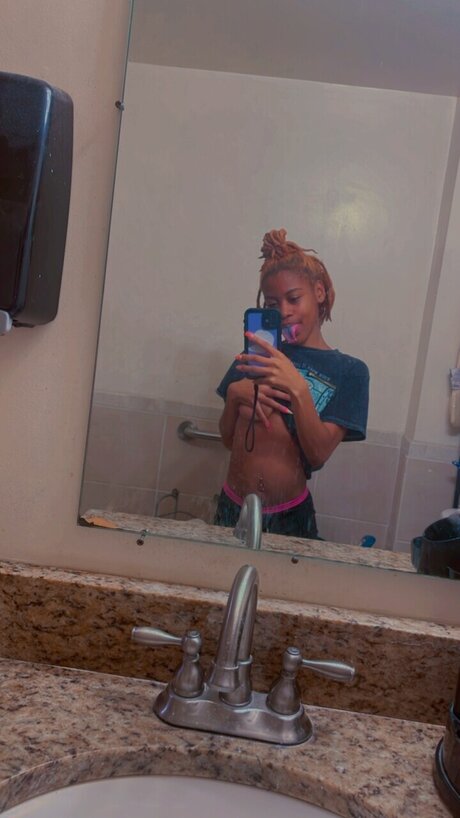 Masochist ポルノスター 写真