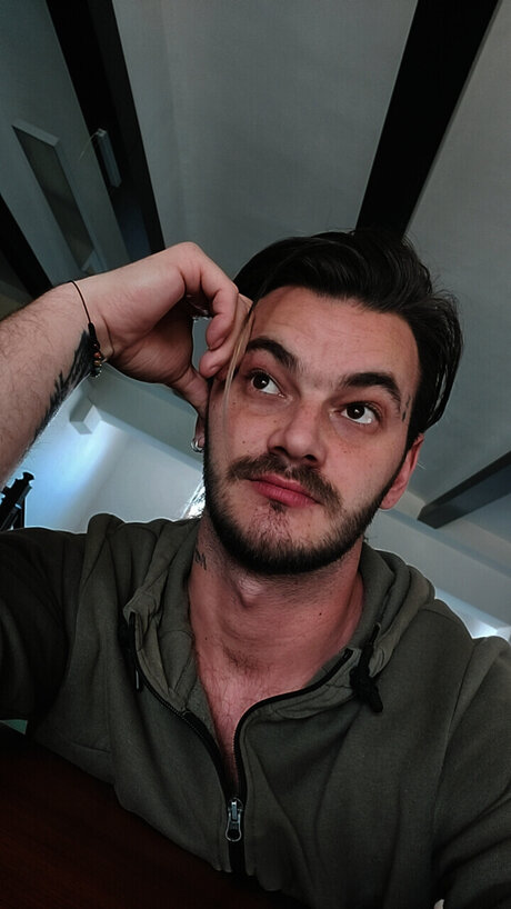 DarkRay トップモデル 写真