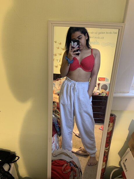 OnlyFansを無効にしました セクシーヌード 写真