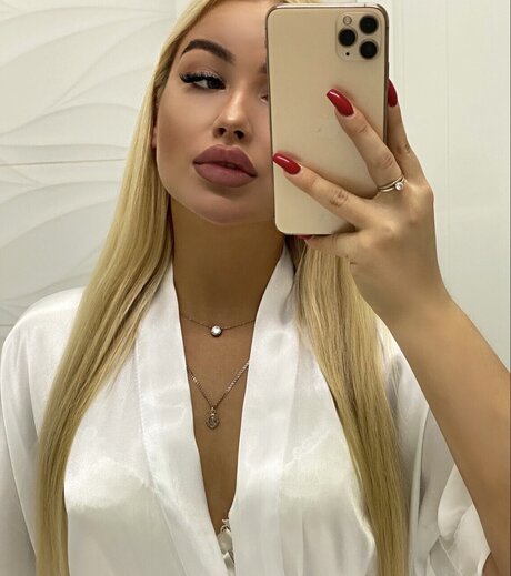 Sofiia セックスモデル 写真