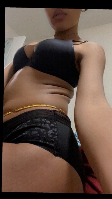 Icesys 裸のポルノスター 画像