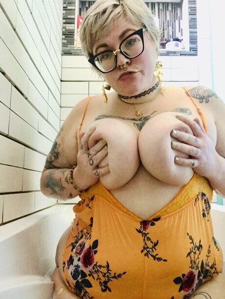 Morticia Fattums ポルノスター セクシー 画像