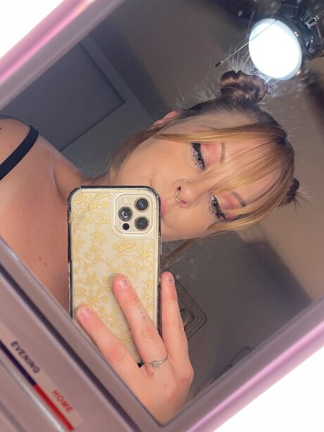 Kodea エロティックなモデル 写真