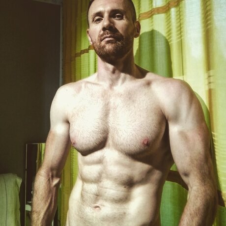 alfa borodach 裸のポルノスター 写真