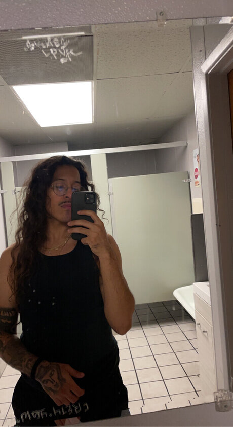 Bishop 3x アダルトスター 写真