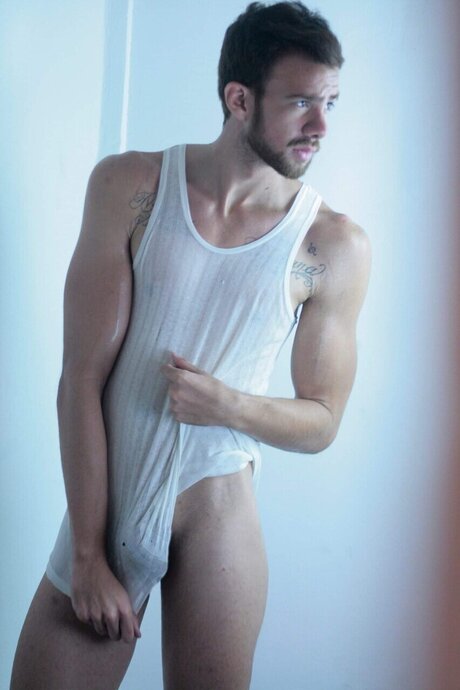 To o 裸のスター 写真