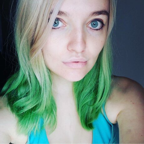 v1xation 無料のポルノスター ギャラリー