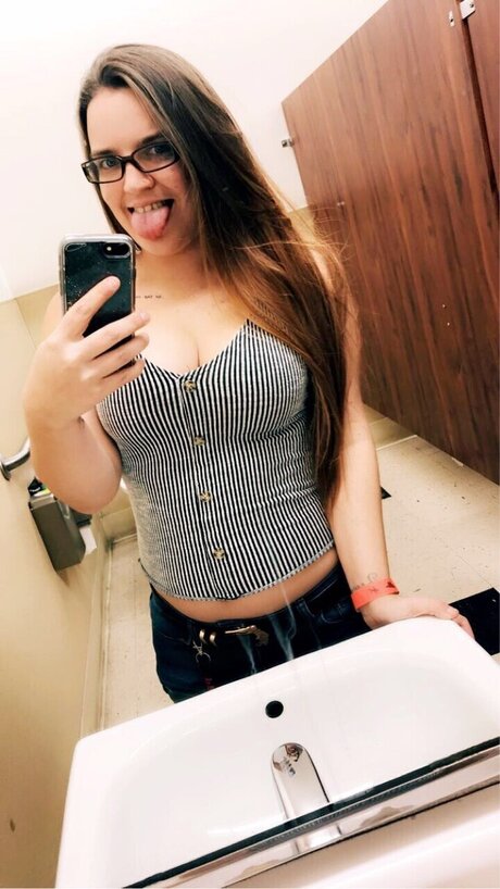 Kirstin Gonzalez スター 裸 アーカイブ