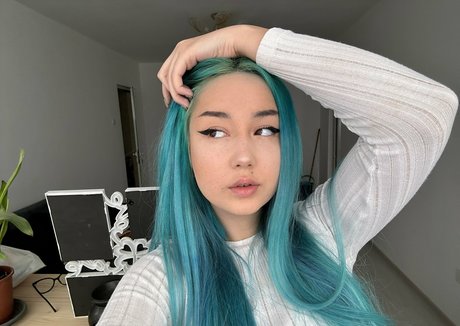 littlealicexxx 無料モデル 写真