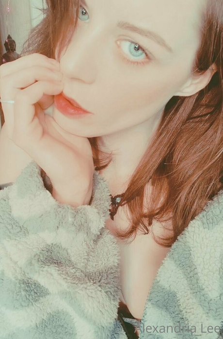 queenbeealexandrialee 無料モデル 写真