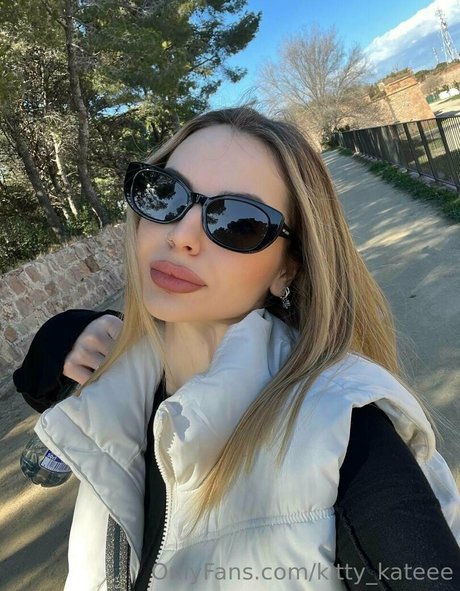 kitty kateee 裸の女優 写真