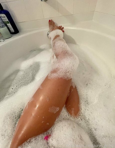 ulauryn gemini 独占ポルノスター 画像