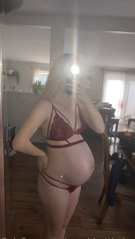 peachbuttbaby 裸の女優 写真