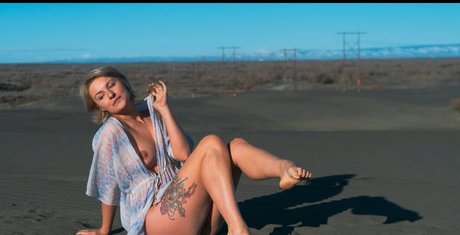 Clickbait Des セクシーモデル 画像