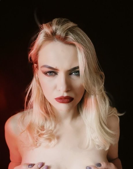 anastasyiaqueen 美しいポルノスター 写真