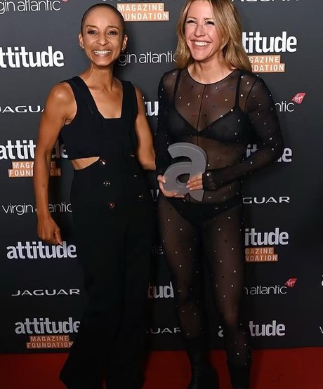 巨根ゲイOnlyFans エロチック 写真