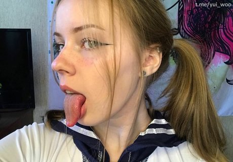 Yuiwoo xxxスター 写真