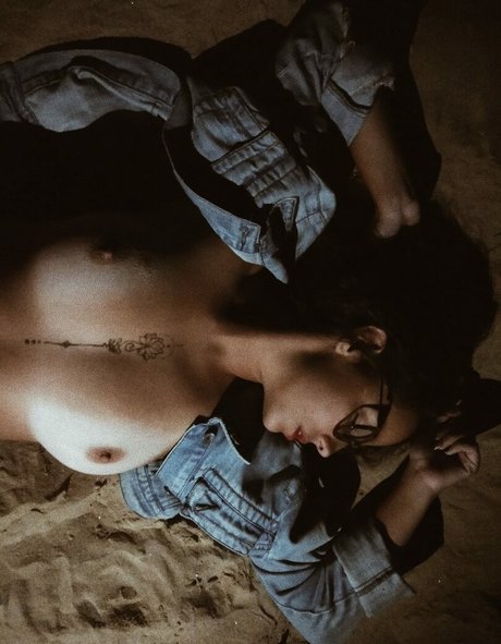 slut belo ヌードモデル 写真