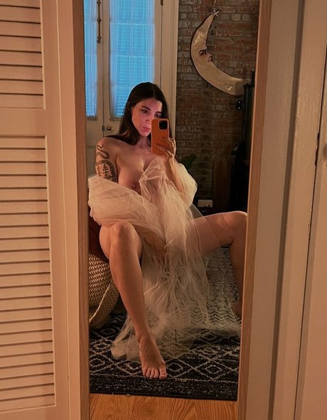 prettysadiereed ポルノスター 裸 写真