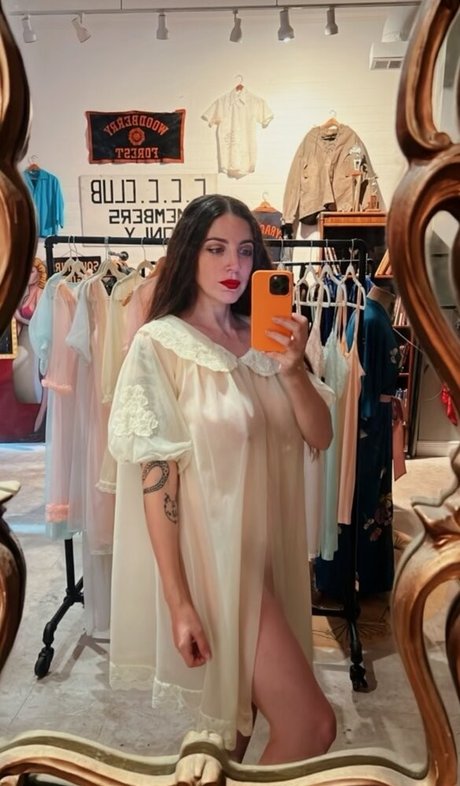 prettysadiereed ヌードモデル 写真