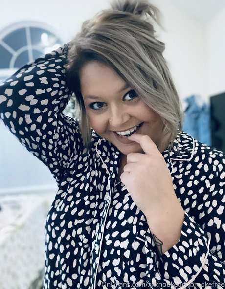 姉妹のOnlyFans xxx 写真