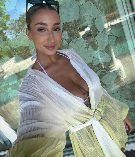 Carla Dior セックスモデル 写真