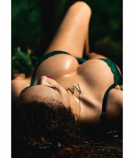 PawgトランスOnlyFans ヌード 画像