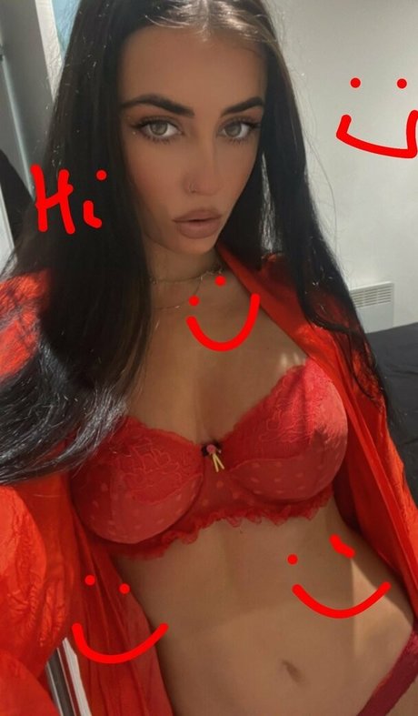 Layla Ibernon スター 裸 写真