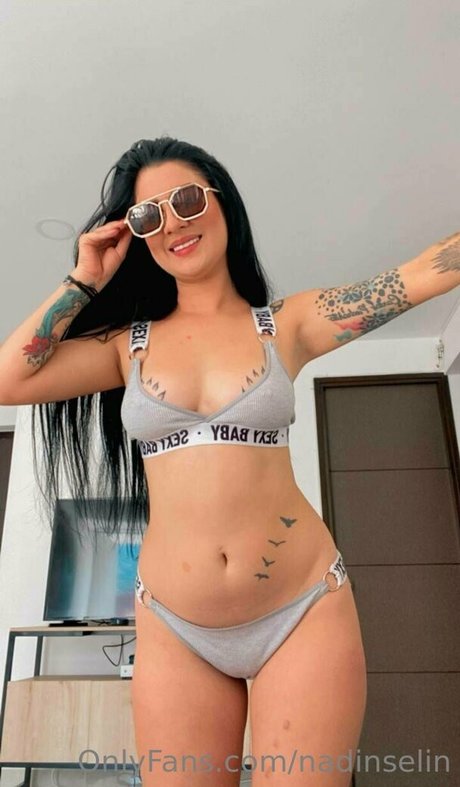 nadinselin エロティックなスター ギャラリー