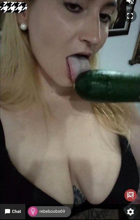 RebeBoobs69 ポルノモデル 画像