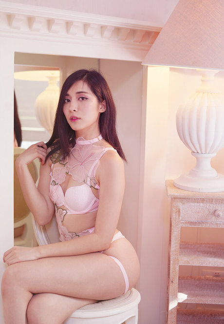 Annchirisu アダルトスター 写真