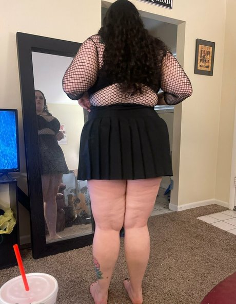 公共の場での猫のOnlyFans ホットxxx 画像