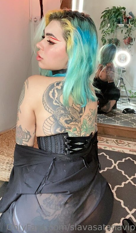 slavasatanavip ポルノスター ヌード 写真