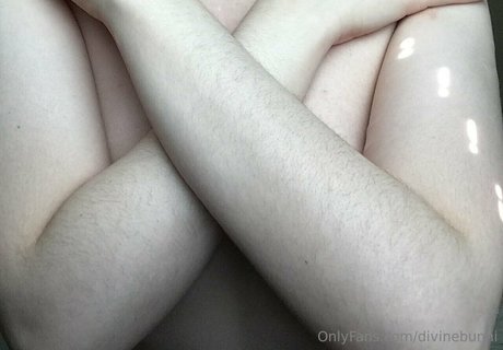 divinebunni ポルノスター エロティック 写真