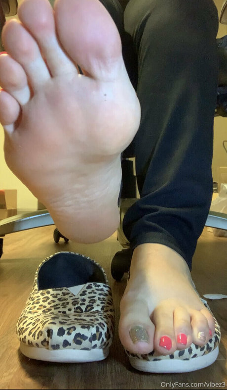 黒檀の巨乳OnlyFans 無料 写真