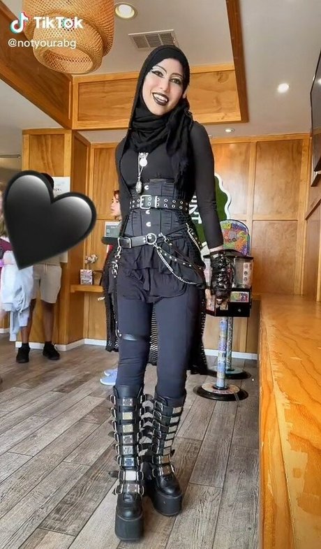 シーンオンリーファン 無料裸 画像